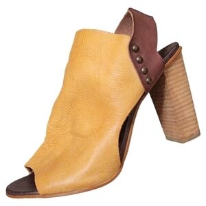 Free People Picture This Leather Studded Heel Size 9